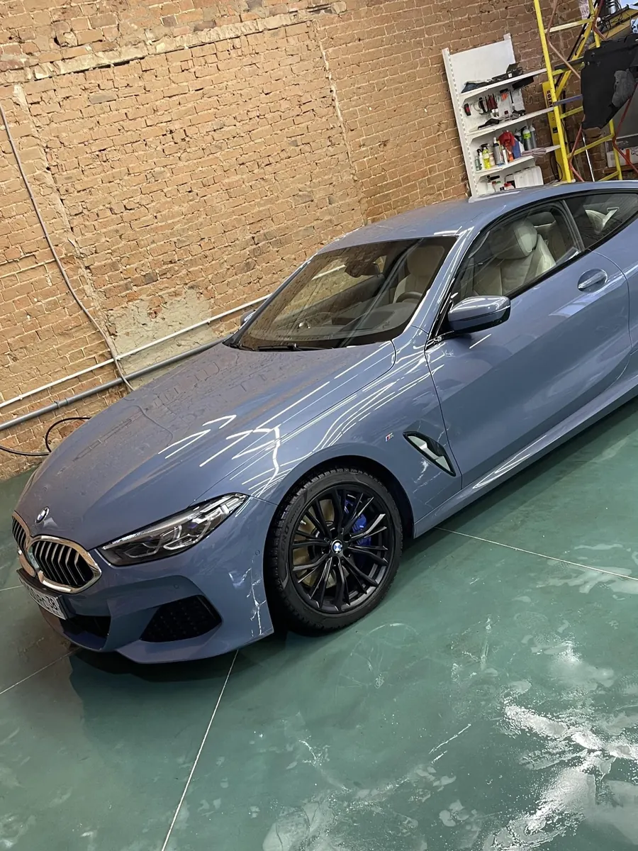 BMW 8 Series в боксе студии Kraft